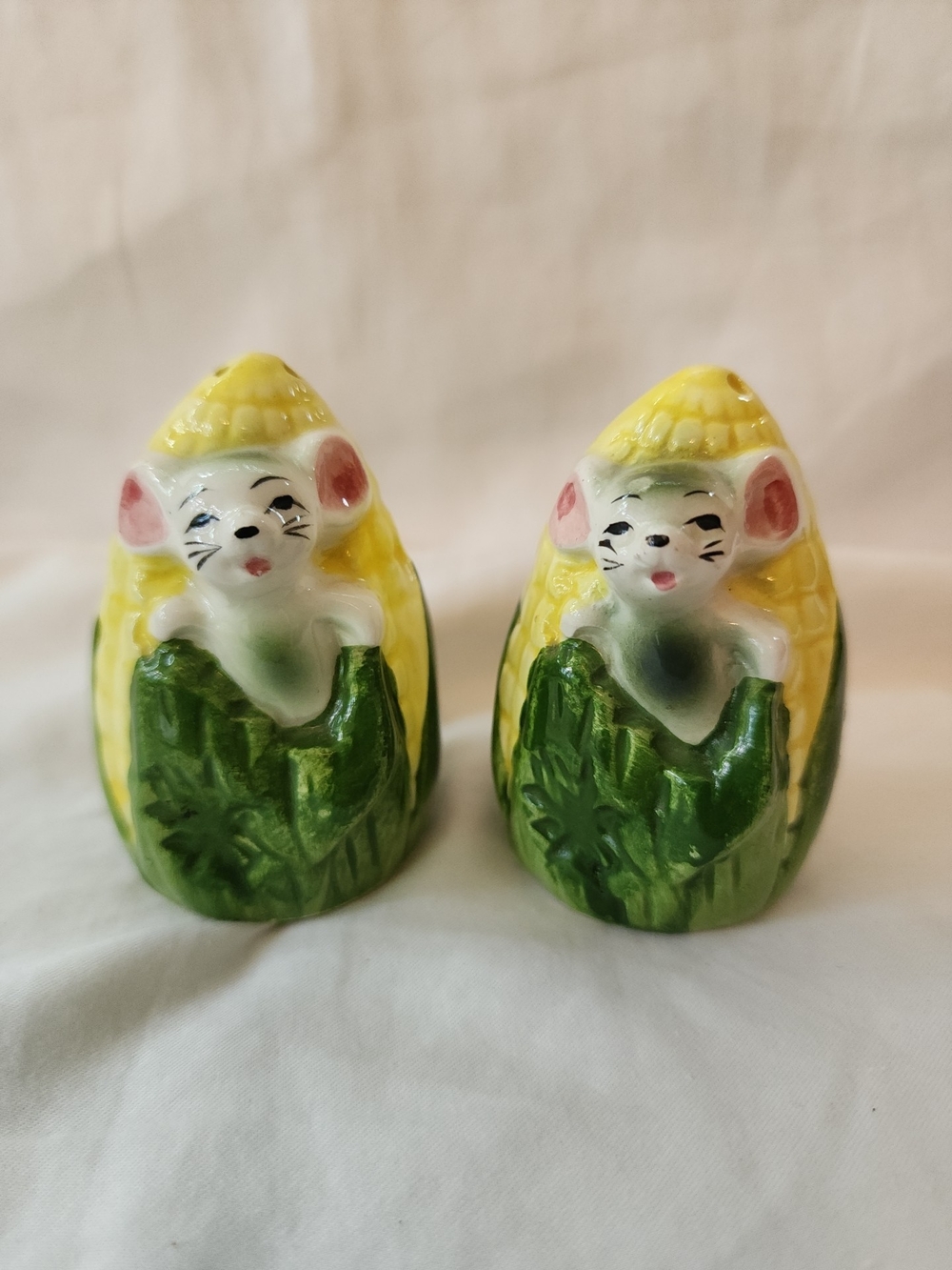 Vintage Salt and Pepper Shaker Set Mice and Corn on the Cob MCM Japan